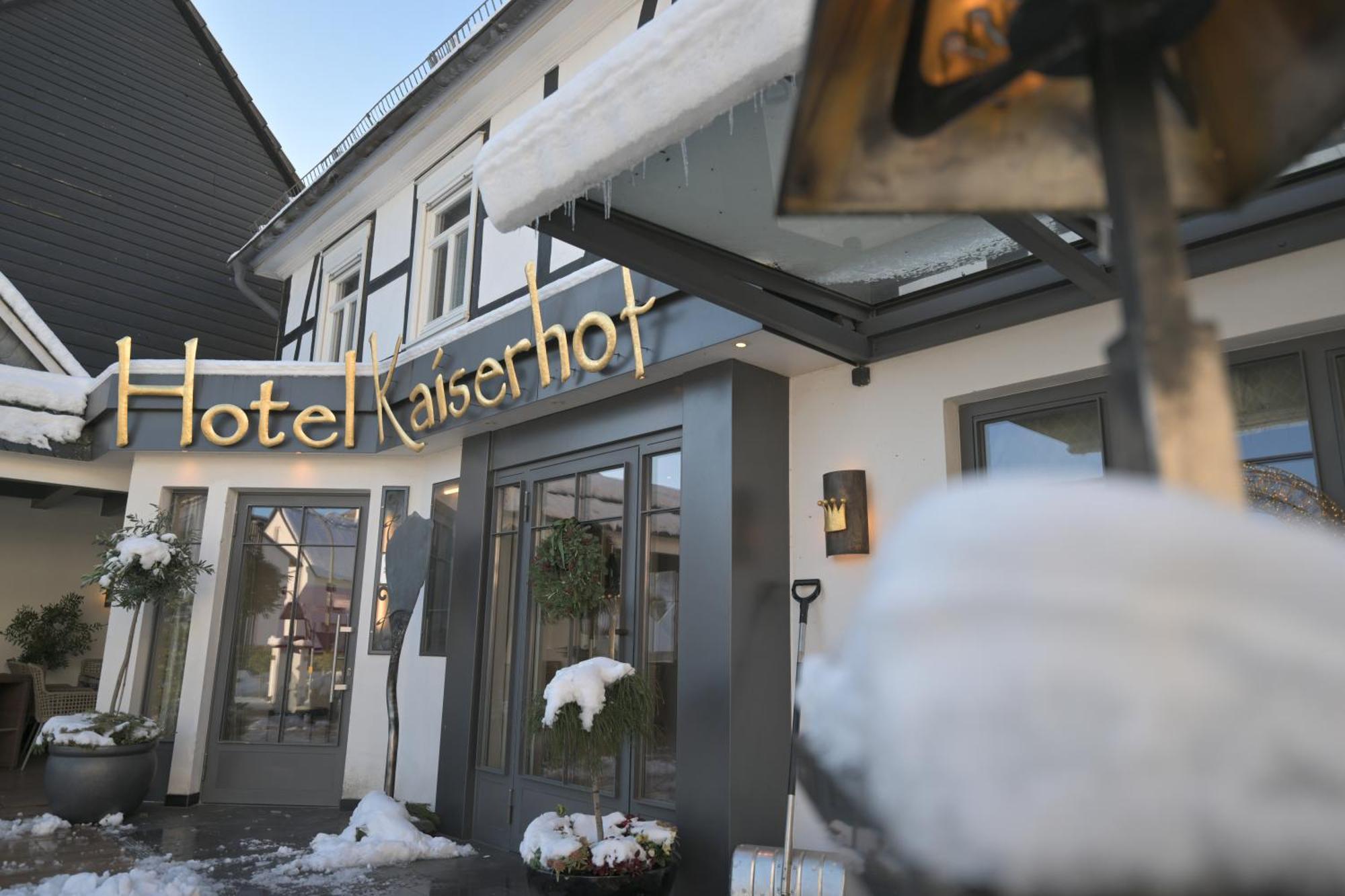 Hotel Kaiserhof Medebach Bagian luar foto