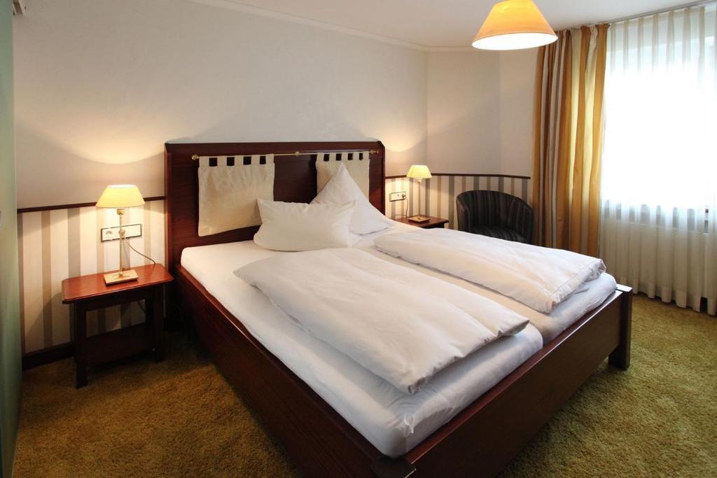 Hotel Kaiserhof Medebach Bagian luar foto